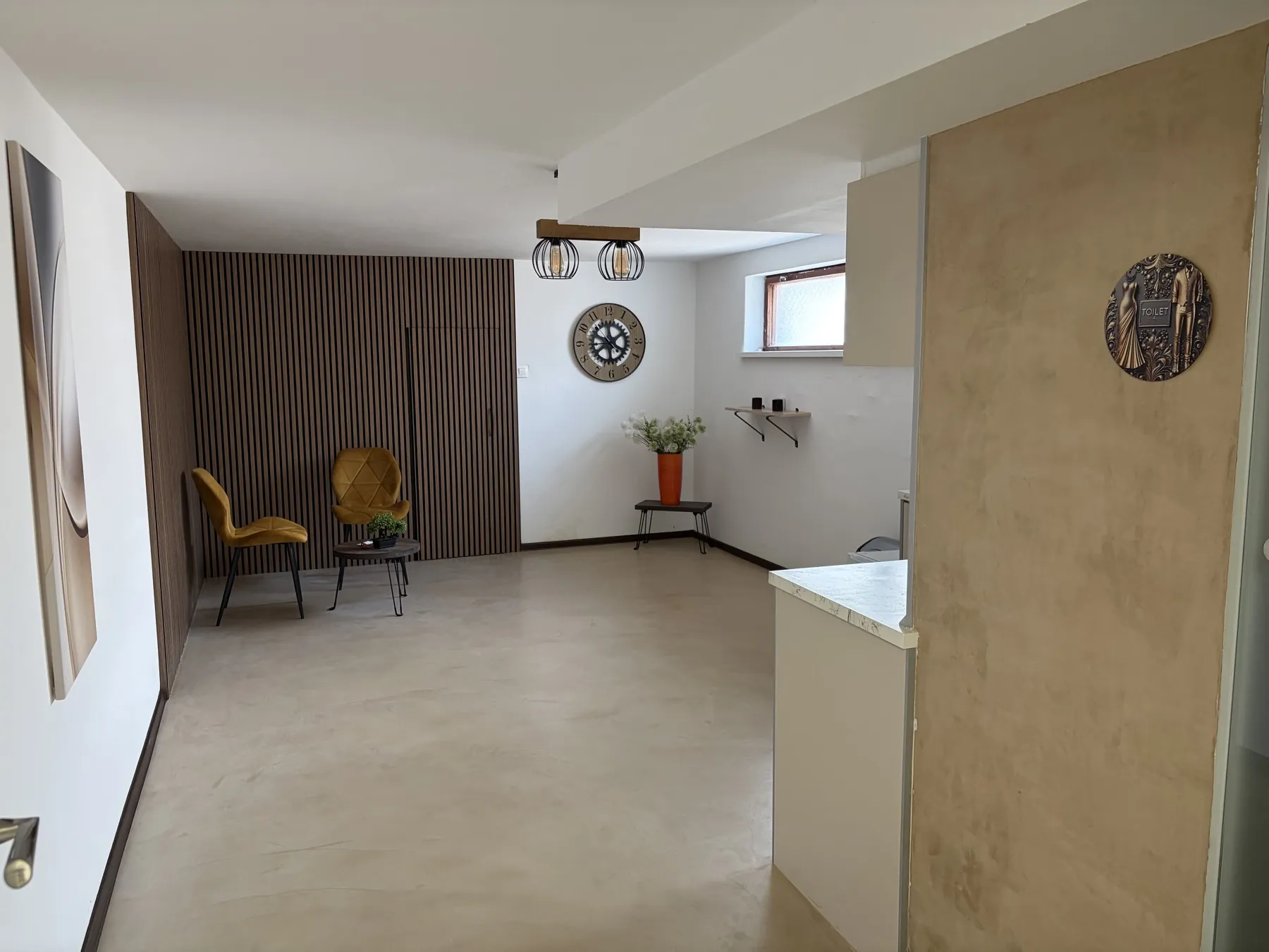 Mikrocementový povrch — interiér
